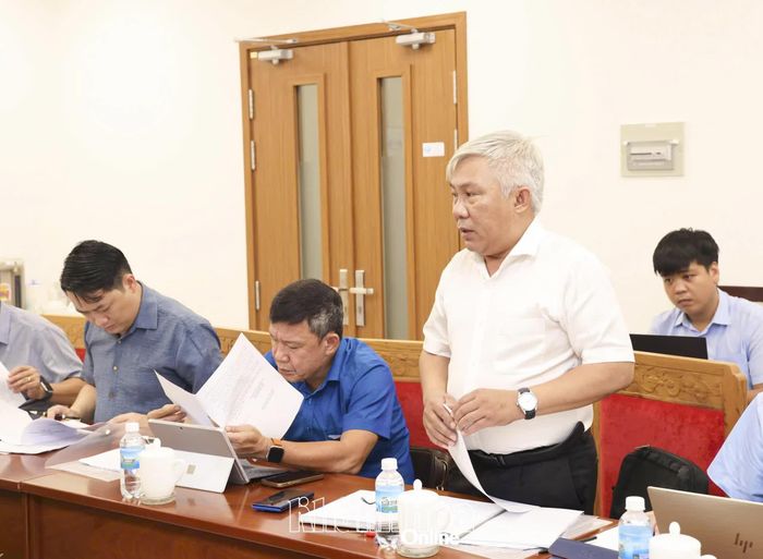 Lãnh đạo Sở Nông nghiệp và Môi trường phát biểu ý kiến.