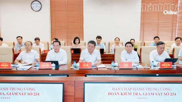 Các đồng chí Thường trực Tỉnh ủy Khánh Hòa làm việc với Đoàn Kiểm tra, giám sát số 234.