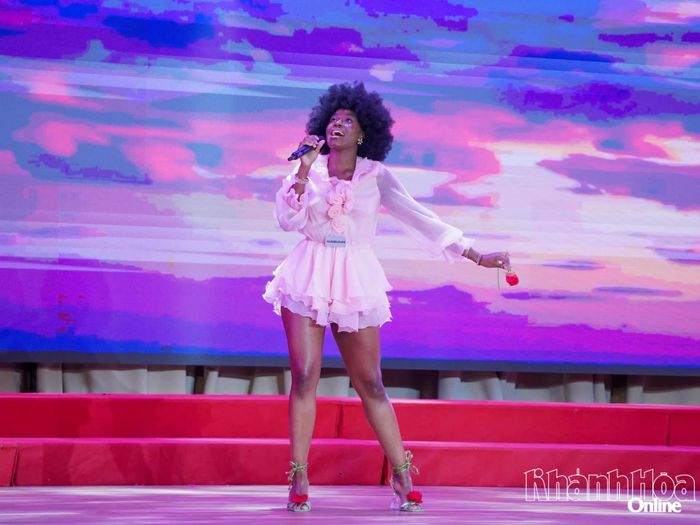 Hoa hậu Annaëlle Ibo (Guadeloupe) vào top 3 tài năng Miss World 2026 nhờ chất giọng ngọt ngào, giàu cảm xúc và kỹ thuật thanh nhạc ấn tượng.