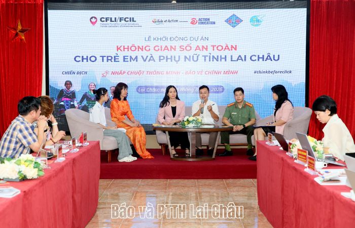 Các đại biểu chia sẻ giải pháp bảo vệ an toàn cho trẻ em và phụ nữ trên không gian số. 
