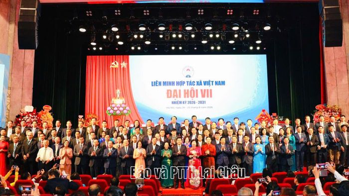 Ban Chấp hành Liên minh Hợp tác xã Việt Nam lần thứ VII, nhiệm kỳ 2026-2031 ra mắt Đại hội.