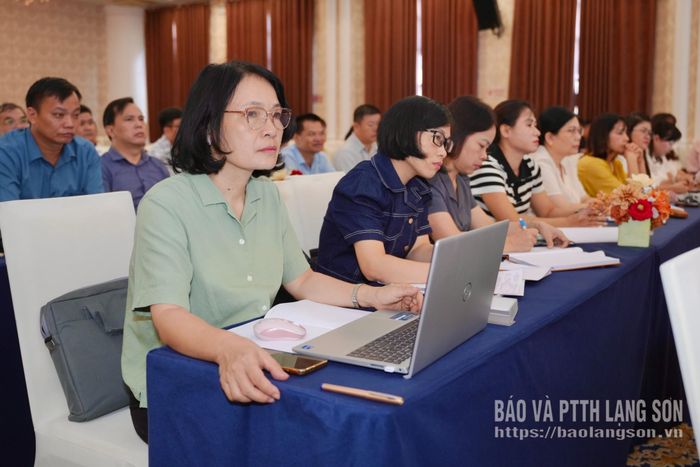 Các đại biểu dự hội nghị