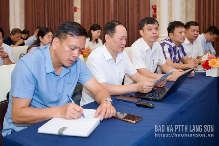 Các đại biểu dự hội nghị