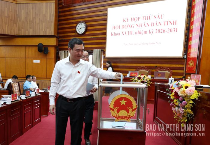 Đồng chí Nguyễn Cảnh Toàn, Phó Bí thư Tỉnh ủy, Chủ tịch UBND tỉnh bỏ phiếu bầu Ủy viên UBND tỉnh khóa XVIII, nhiệm kỳ 2026 - 2031