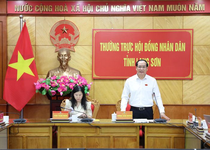 Đồng chí Dương Xuân Huyên, Ủy viên Ban Thường vụ Tỉnh ủy, Phó Chủ tịch Thường trực HĐND tỉnh phát biểu tại buổi giám sát