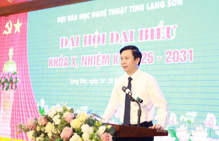 Đồng chí Nguyễn Hoàng Tùng, Ủy viên Ban Thường vụ Tỉnh ủy, Phó Chủ tịch Thường trực Ủy ban MTTQ Việt Nam tỉnh phát biểu chỉ đạo tại đại hội