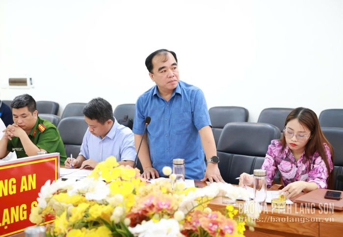 Lãnh đạo Báo và PTTH Lạng Sơn phát biểu ý kiến tại cuộc họp