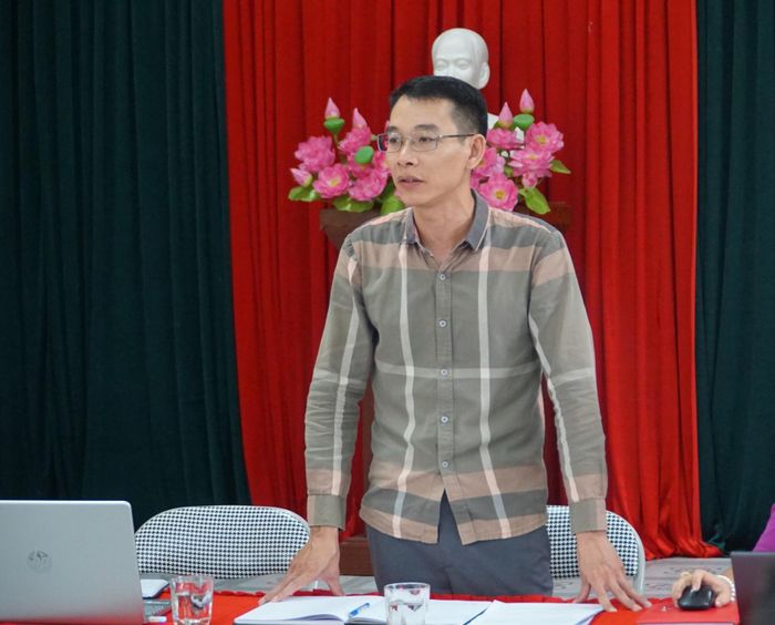 Lãnh đạo Chi nhánh Phát triển quỹ đất khu vực đô thị thông tin cơ chế, chính sách bồi thường, hỗ trợ, giải phóng mặt bằng cho các hộ dân