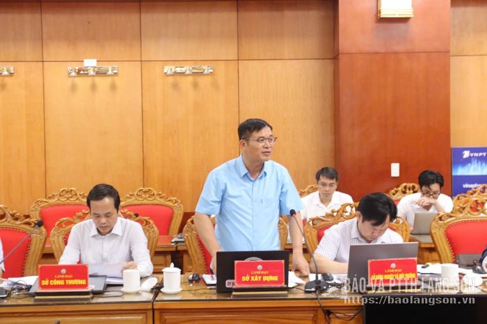 Lãnh đạo Sở Xây dựng phát biểu tại cuộc làm việc