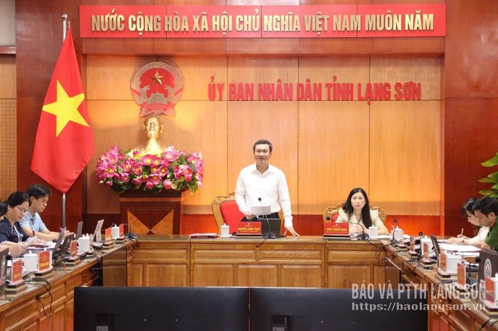 Đồng chí Nguyễn Cảnh Toàn, Phó Bí thư Tỉnh ủy, Chủ tịch UBND tỉnh phát biểu kết luận cuộc làm việc