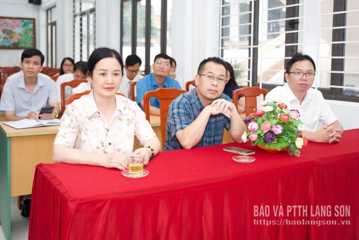 Các đại biểu dự hội nghị