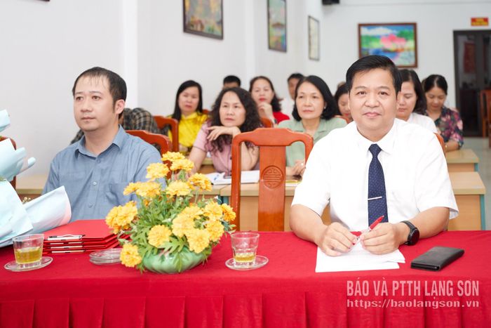 Các đại biểu dự hội nghị