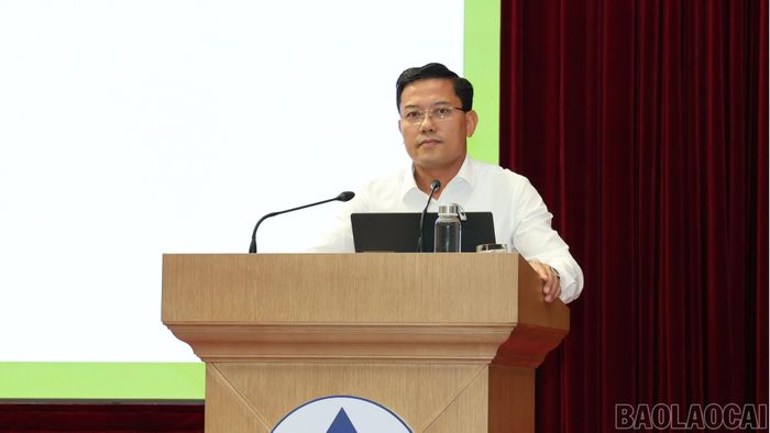 Đồng chí Phùng Nam Trung - Phó trưởng Ban Tuyên giáo và Dân vận Tỉnh ủy tuyên truyền, quán triệt Nghị quyết Trung ương 3, khóa XIV.