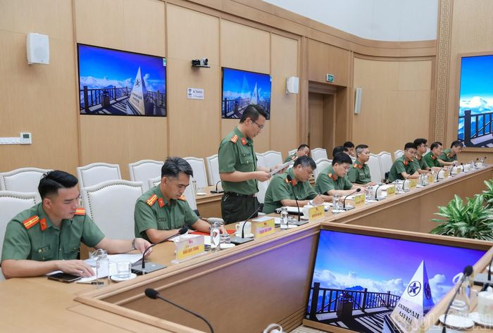 Các đại biểu dự hội nghị.