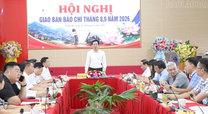 Đồng chí Dương Đức Huy - Ủy viên Ban Thường vụ Tỉnh ủy, Trưởng Ban Tuyên giáo và Dân vận Tỉnh ủy phát biểu kết luận hội nghị.