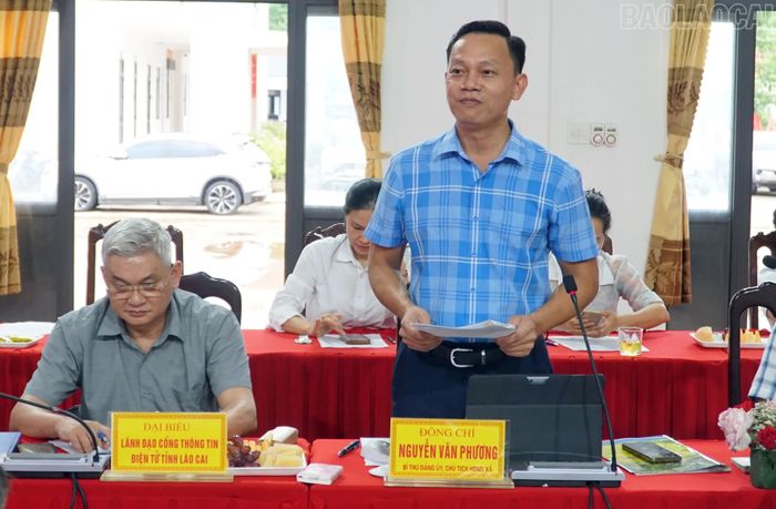 Lãnh đạo xã Nghĩa Đô báo cáo kết quả nổi bật trong công tác phát triển du lịch địa phương thời gian qua.