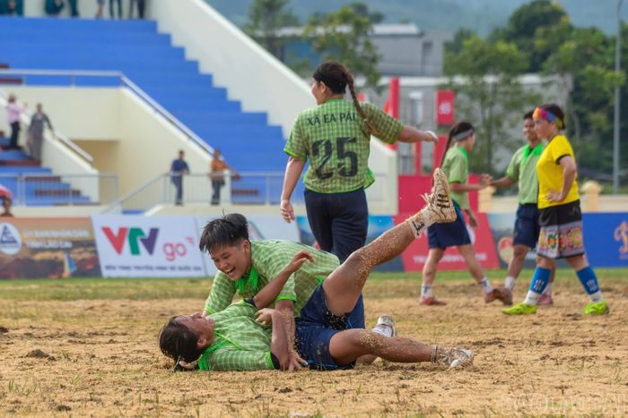 Niềm vui vỡ òa sau khoảnh khắc ghi bàn.