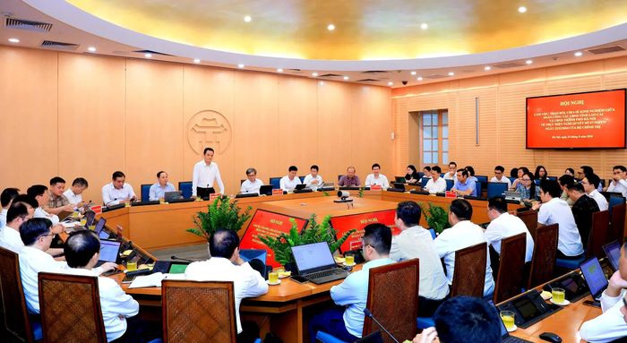 Quang cảnh buổi làm việc.