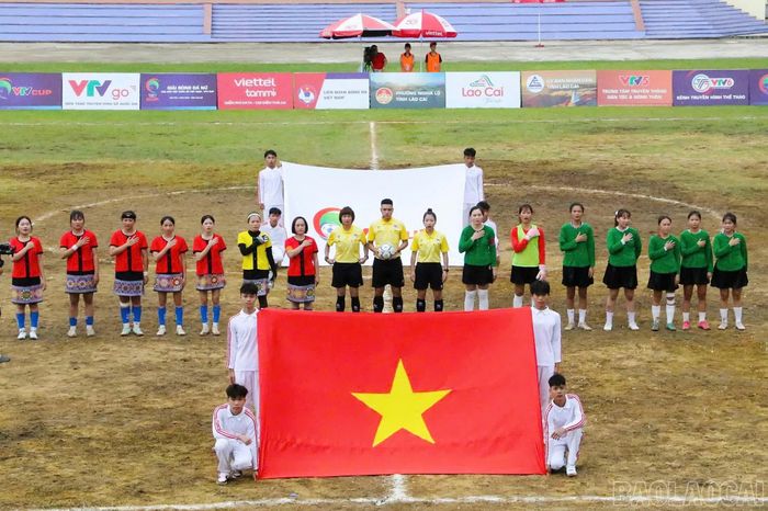 Quỳ Hợp (Nghệ An) đối đầu Lục Yên (Lào Cai) trong trận đấu có ý nghĩa quyết định với cuộc đua giành vé vào tứ kết.