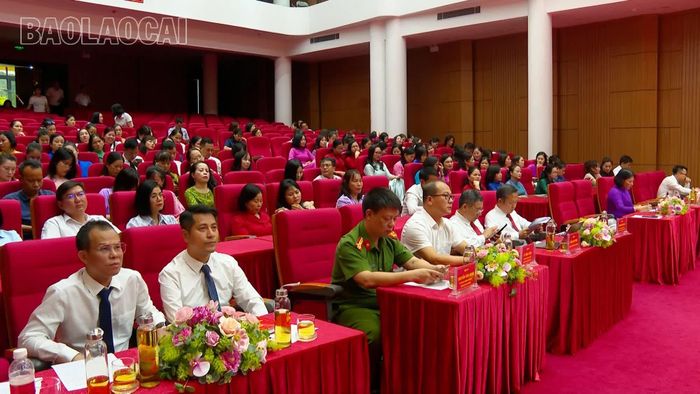 Các đại biểu dự hội nghị.