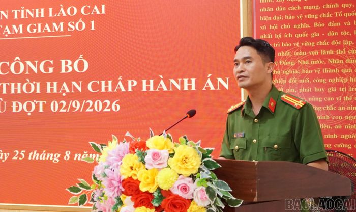 Trung tá Nguyễn Văn Hải - Phó giám thị Trại tạm giam số 1, Công an tỉnh Lào Cai phát biểu tại buổi lễ.