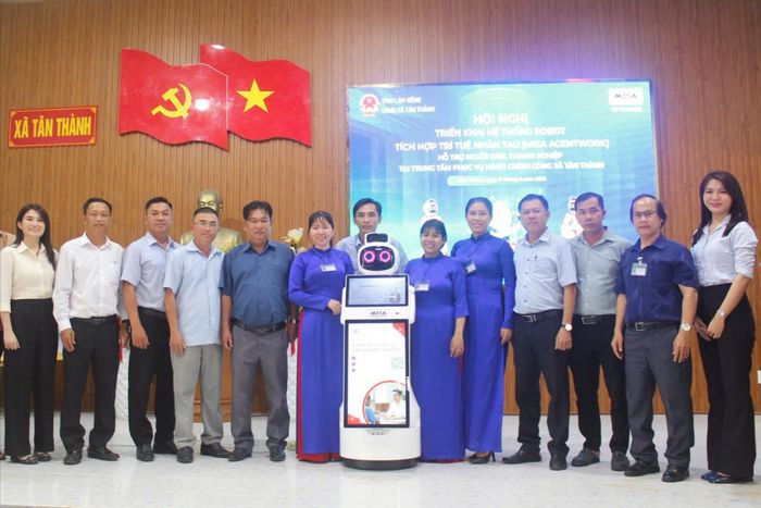 Việc đưa Robot AI vào Trung tâm Phục vụ hành chính công mở thêm một phương thức tương tác giữa chính quyền với người dân