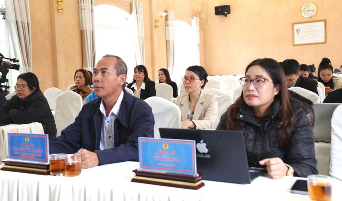 Lãnh đạo Liên đoàn Lao động tỉnh Lâm Đồng tham dự lớp tập huấn