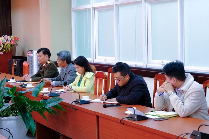 Đại diện lãnh đạo các đơn vị tham dự buổi làm việc