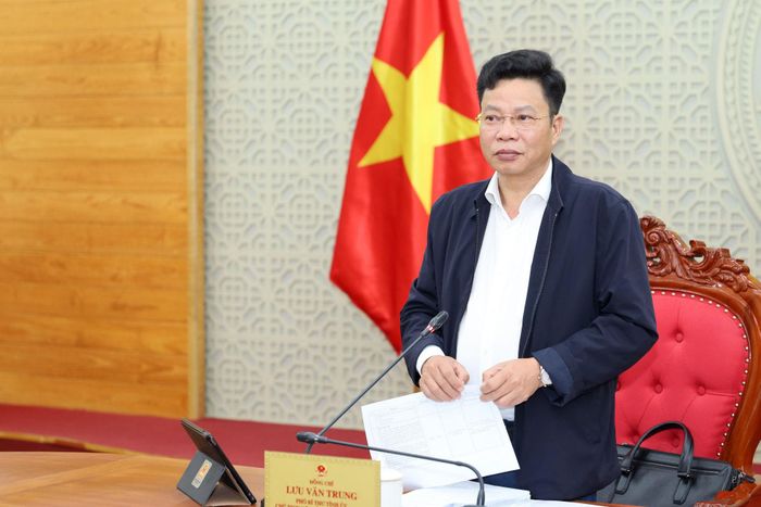 Phó Bí thư Tỉnh ủy, Chủ tịch HĐND tỉnh Lâm Đồng Lưu Văn Trung phát biểu kết luận tại phiên họp