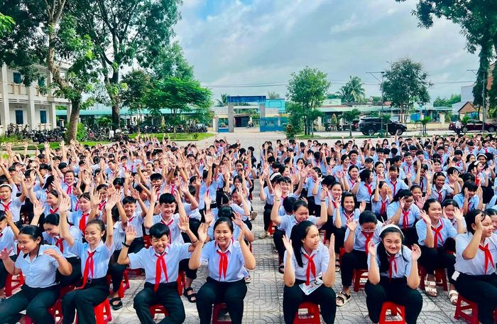 Trường THCS Nguyễn Du (xã Đức Linh) đã tổ chức tựu trường ngày 25/8 khối 7, 8, 9 và khối 6 ngày 26/8