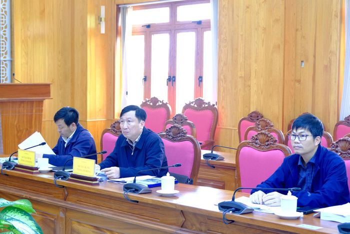 Đại diện lãnh đạo các sở, ngành, đơn vị tham dự buổi làm việc