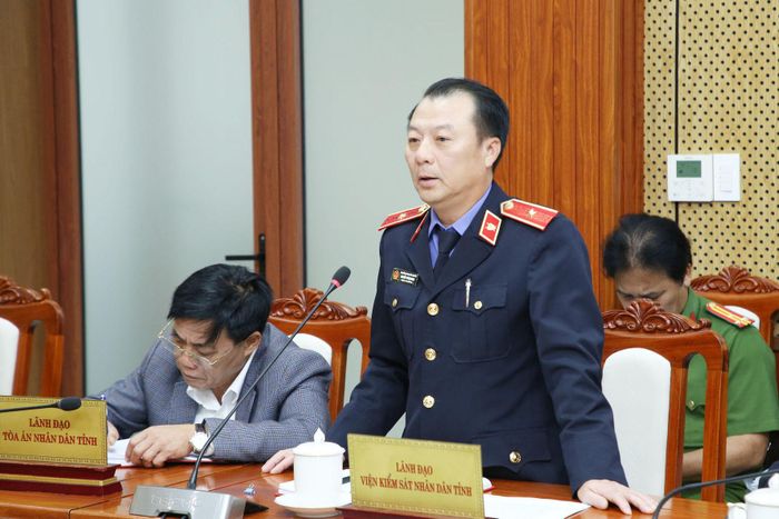 Đồng chí Nguyễn Thành Minh, Tỉnh ủy viên, Viện trưởng Viện Kiểm sát nhân dân tỉnh Lâm Đồng phát biểu tại buổi tiếp công dân