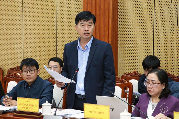 Đồng chí Phan Nguyễn Hoàng Tân, Giám đốc Sở Nông nghiệp và Môi trường báo cáo tại buổi tiếp công dân