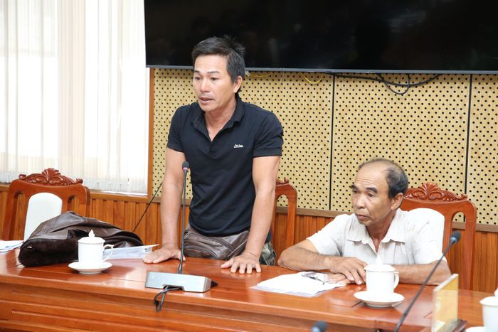 Ông Trần Ngọc Quân, đại diện các hộ dân trình bày ý kiến tại buổi tiếp công dân