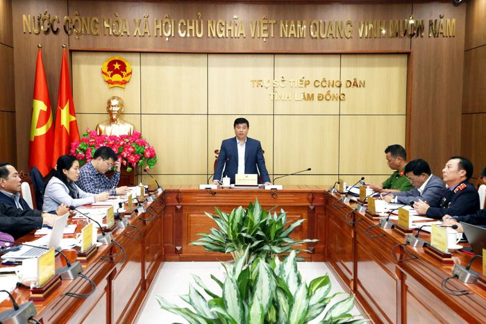 Đồng chí Y Thanh Hà Niê Kđăm, Ủy viên Ban Chấp hành Trung ương Đảng, Bí thư Tỉnh ủy, Trưởng Đoàn ĐBQH tỉnh Lâm Đồng phát biểu tại buổi tiếp công dân