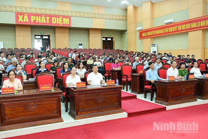 Các đại biểu dự hội nghị.