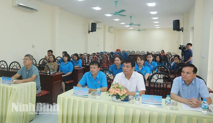 Các đại biểu dự hội nghị.