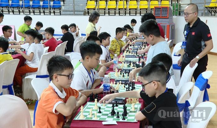 Kỳ thủ trẻ tranh tài ở các nội dung cờ nhanh, cờ chớp và cờ siêu chớp - Ảnh: K.H