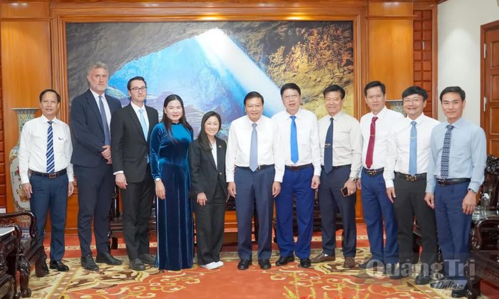 Các đại biểu chụp ảnh lưu niệm tại buổi tiếp - Ảnh: N.H
