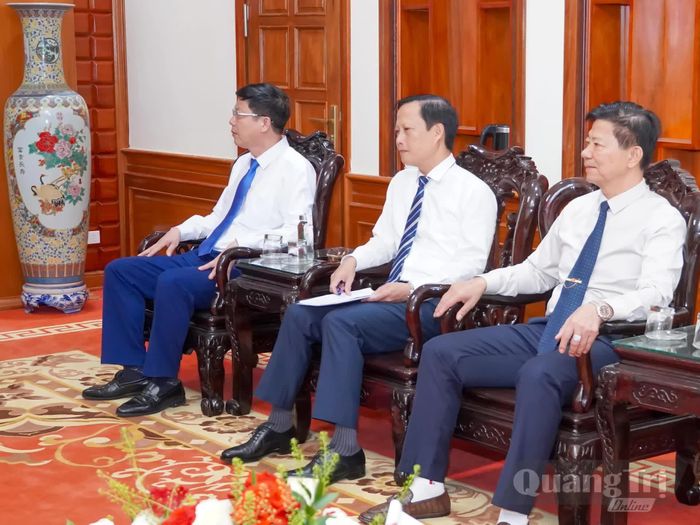 Các đại biểu tham dự buổi tiếp - Ảnh: N.H
