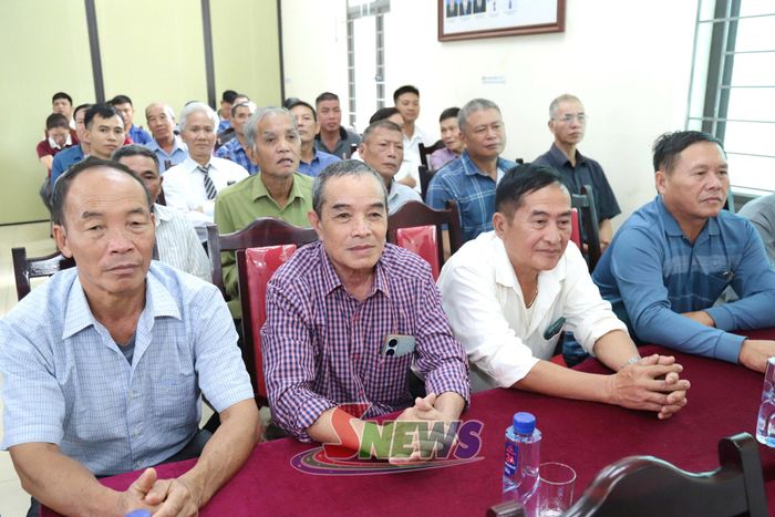 Các đại biểu dự buổi lễ.