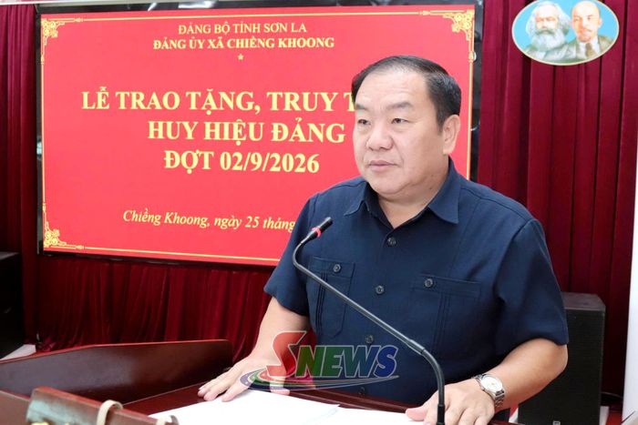 Đồng chí Chá A Của, Phó Bí thư Tỉnh ủy, Chủ tịch Ủy ban MTTQ Việt Nam tỉnh phát biểu tại buổi lễ.