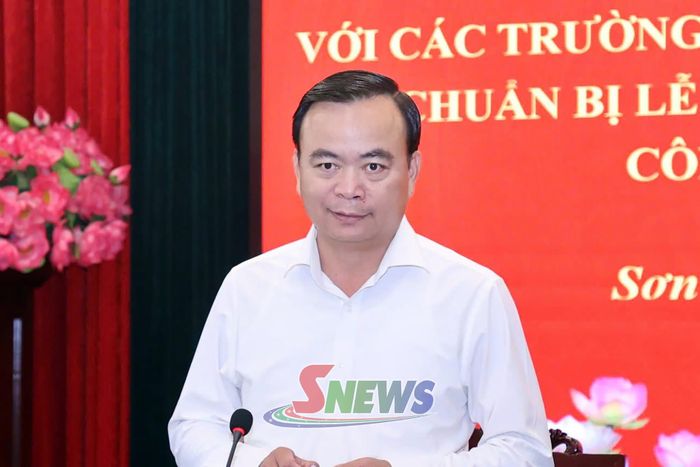 Đồng chí Hà Trung Chiến phát biểu kết luận tại cuộc làm việc.