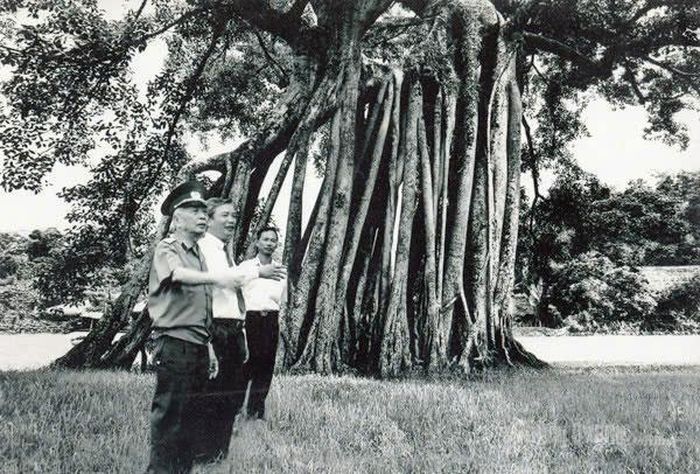 Đại tướng Võ Nguyên Giáp trở lại thăm Tân Trào năm 1990. Ảnh: Tư liệu
