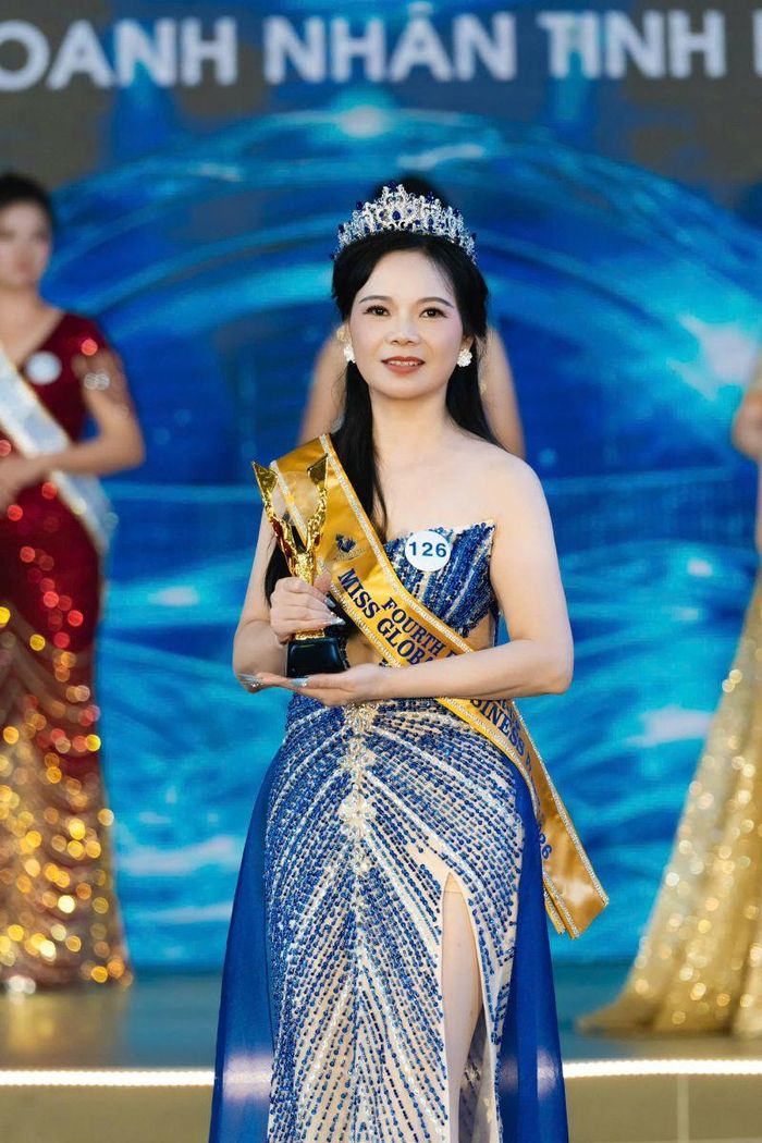 Á hậu 4 Nguyễn Thị Mận
