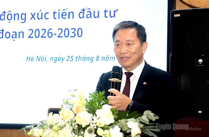 Tiến sĩ Ko Tae Yeon, Chủ tịch Hiệp hội doanh nghiệp Hàn Quốc tại Việt Nam, Chủ tịch Diễn đàn VBF phát biểu tại lễ ký kết.