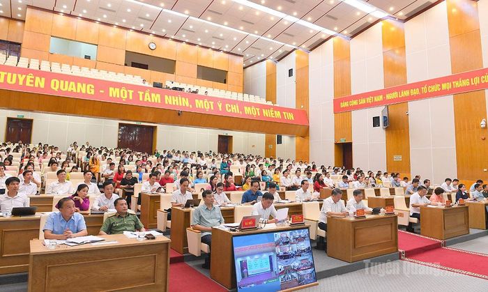 Các đại biểu dự hội nghị.