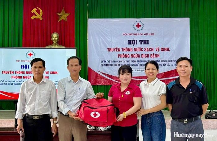 Hội Chữ thập đỏ TP. Huế tổ chức hội thi truyền thông nâng cao nhận thức về nước sạch, vệ sinh và phòng ngừa dịch bệnh.
