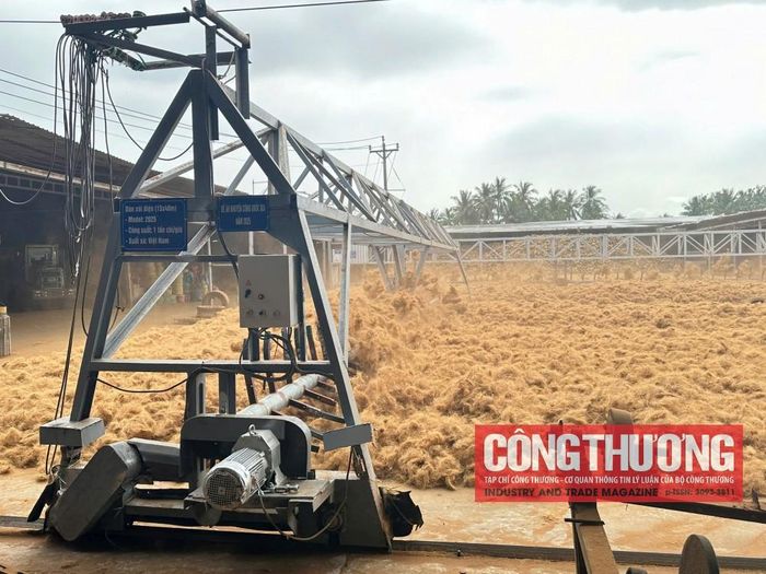 Ứng dụng máy móc, thiết bị hiện đại tại cơ sở công nghiệp nông thôn góp phần nâng cao hiệu quả sản xuất.