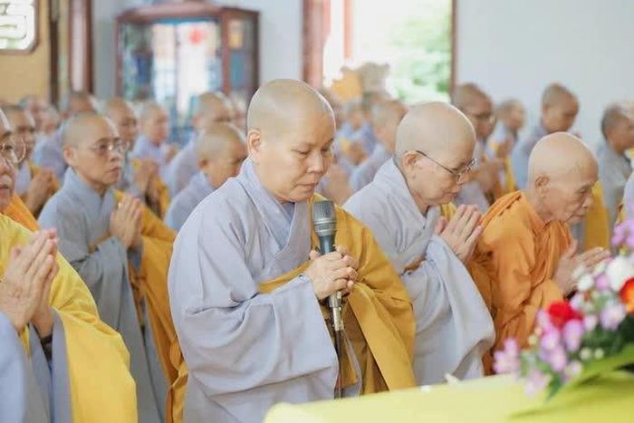 Khánh tuế Ni trưởng Chứng minh